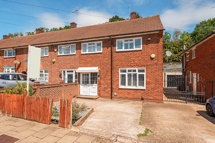 3 Bedroom End Of Terrace House For Sale In Amherst Drive, Orpington, BR5