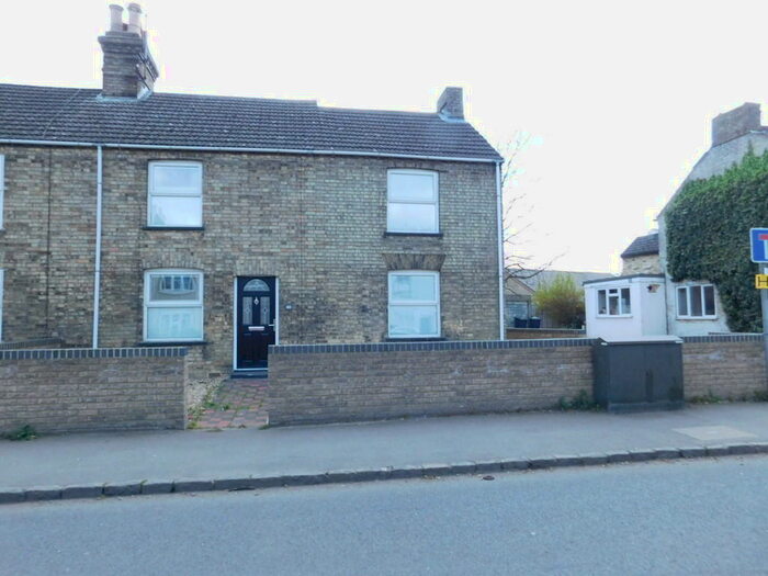 2 Bedroom Terraced House To Rent In High Street, Arlesey, SG15