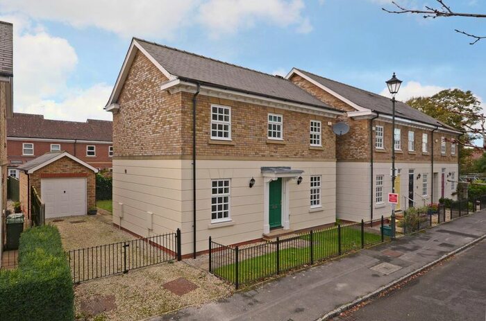 3 Bedroom Detached House To Rent In Regency Mews, Tadcaster Road, York, YO24