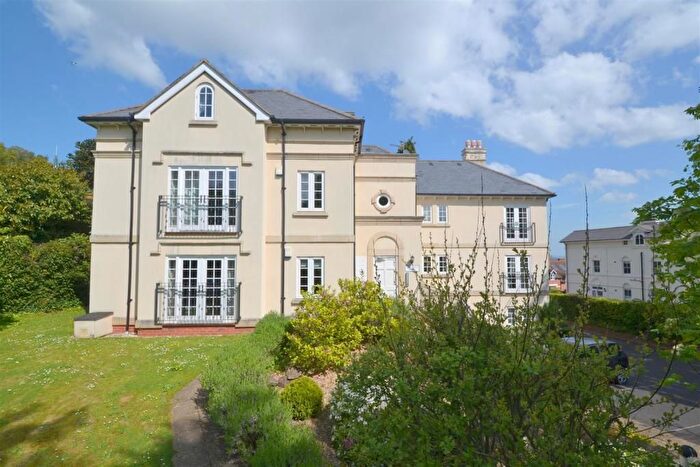 2 Bedroom Flat For Sale In Como Road, Malvern, WR14