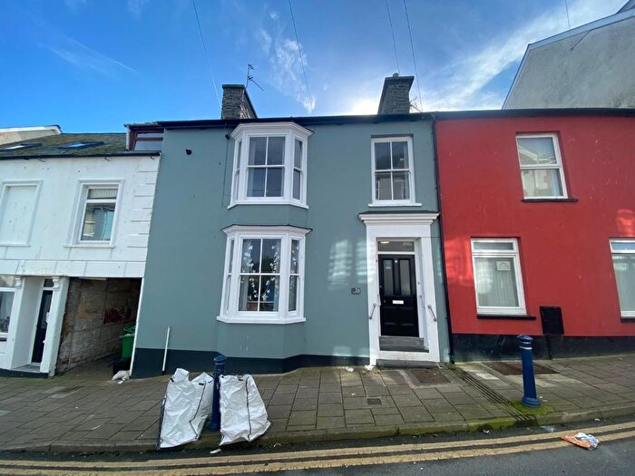 2 Bedroom Flat To Rent In Queen Street, Aberystwyth, SY23