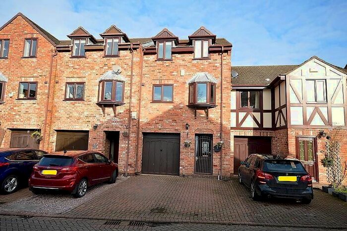 4 Bedroom Mews To Rent In Quayside Mews, Lymm WA13