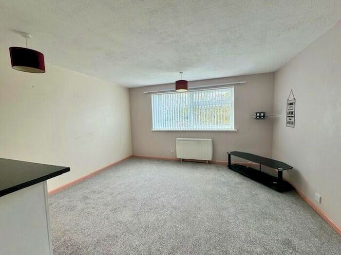 2 Bedroom Apartment To Rent In Beatty Court, Sholing, Southampton, SO19
