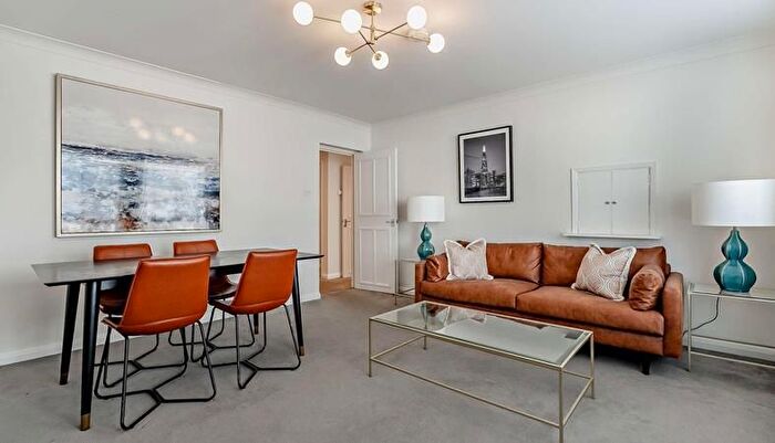 2 Bedroom Flat To Rent In Fulham Road, South Kesington, London, SW3