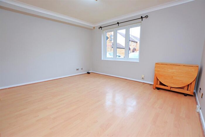 1 Bedroom Flat For Sale In Kipling Drive, Colliers Wood, London, SW19
