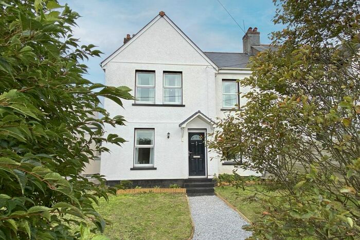 4 Bedroom Semi-Detached House For Sale In Shackleton House, St Mawgan, TR8