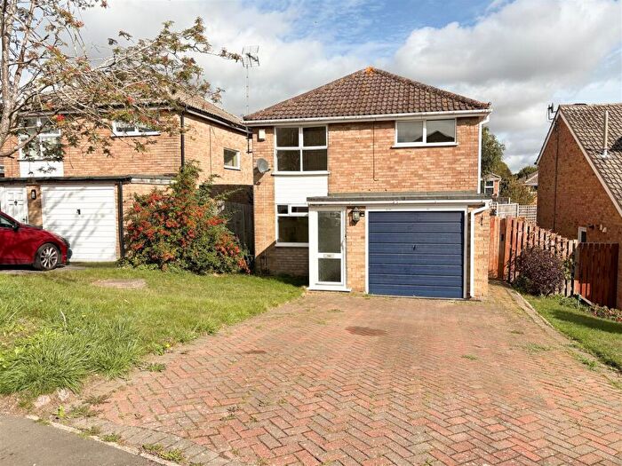 3 Bedroom House To Rent In Bideford Green, Linslade, LU7