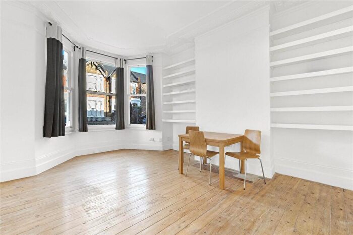 2 Bedroom Flat To Rent In Cleveland Park Avenue, London, E17
