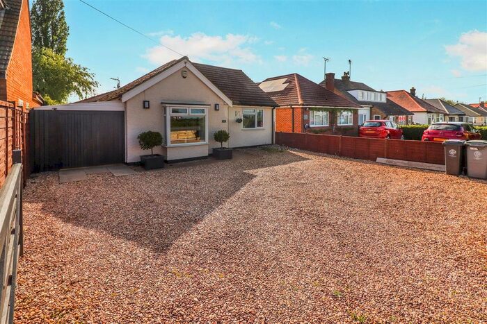 4 Bedroom Detached Bungalow For Sale In Bedford Road, Rushden, NN10