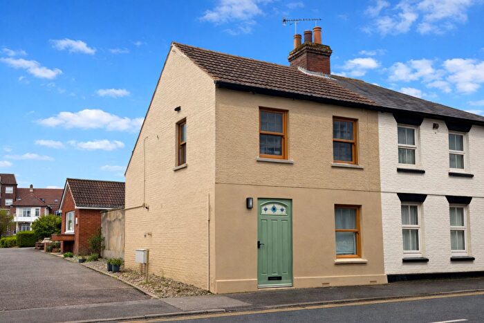 2 Bedroom Cottage For Sale In Kirby Road, Walton On The Naze, CO14