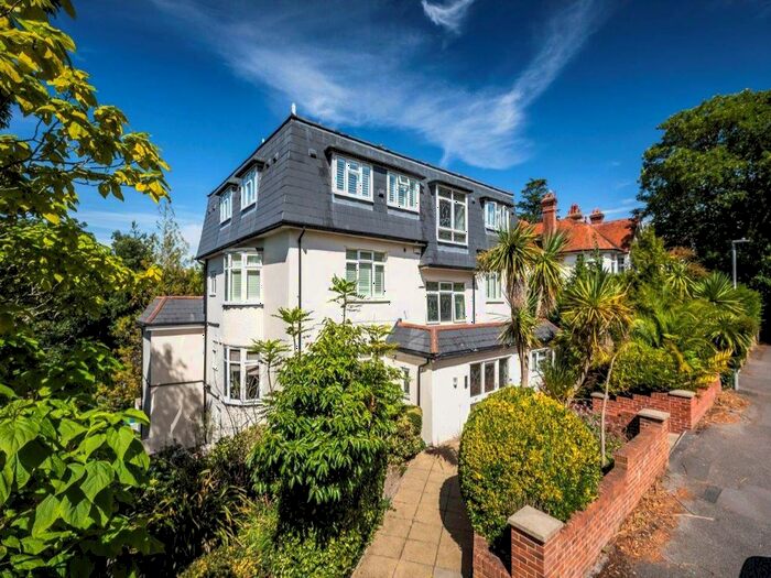 3 Bedroom Flat For Sale In Forest Road, Poole, BH13