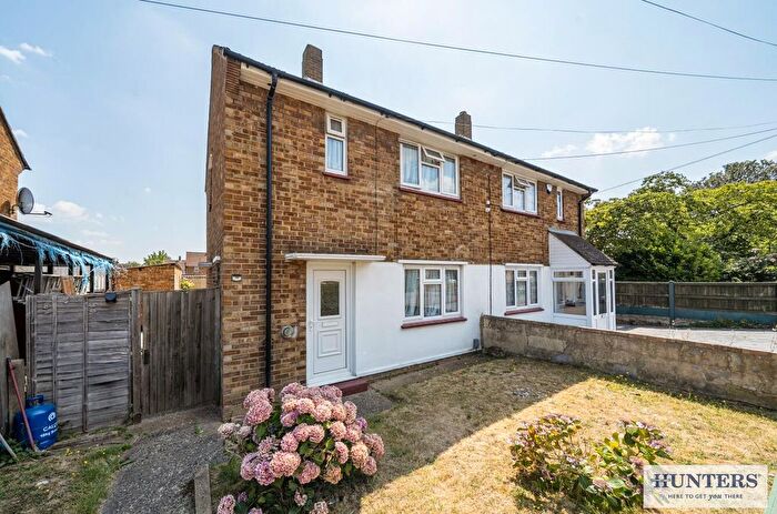 2 Bedroom Semi Detached House For Sale In Sandgate Road, Welling, DA16