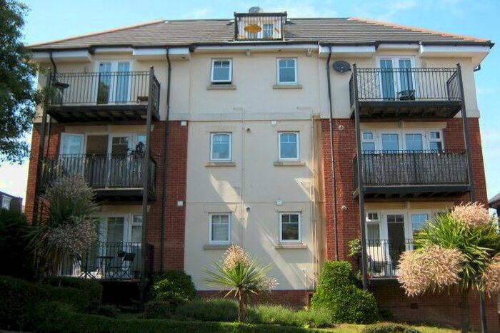 2 Bedroom Flat To Rent In Burnaby Road, Bournemouth, BH4