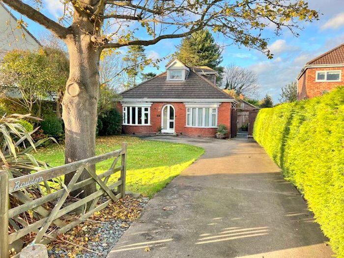 3 Bedroom Detached Bungalow For Sale In Humberston Avenue, Humberston, DN36