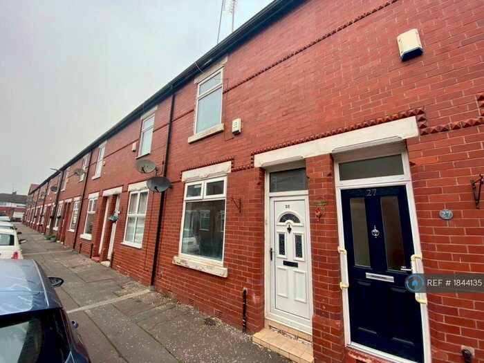 2 Bedroom Terraced House To Rent In Lyndhurst Street, Salford, M6