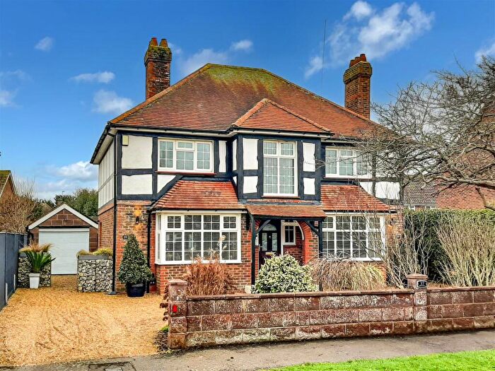 4 Bedroom Detached House For Sale In Harsfold Road, Rustington, BN16