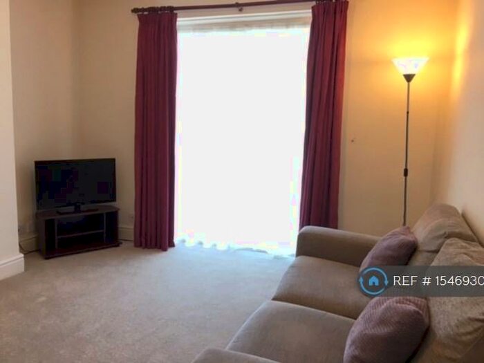 4 Bedroom Semi-Detached House To Rent In Finchley Road, Manchester, M14