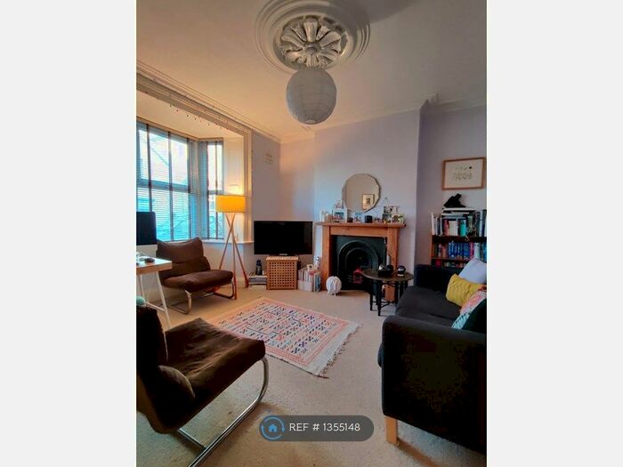 2 Bedroom Maisonette To Rent In Park Street, Bristol, BS4