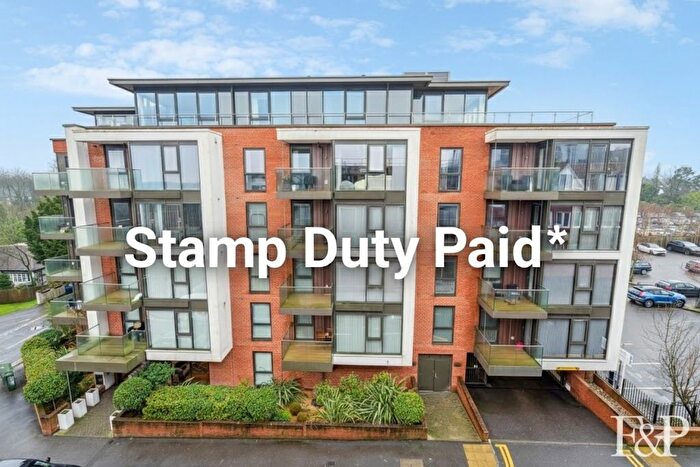 2 Bedroom Flat For Sale In Station Road, Gerrards Cross, SL9