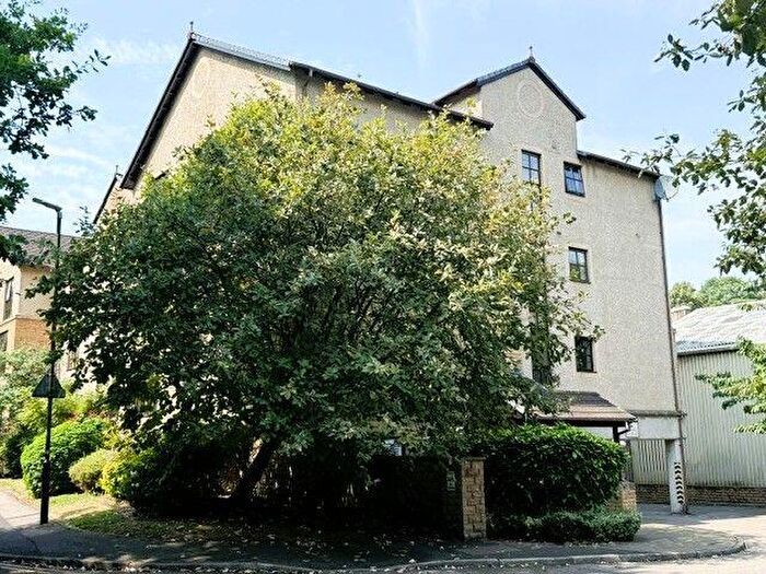 2 Bedroom Flat To Rent In Ashwood Court, Bridge Rd, Lancaster, LA1