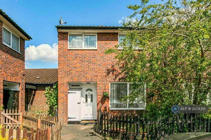 3 Bedroom End Of Terrace House To Rent In Dunbar Court, Walton-On-Thames, KT12