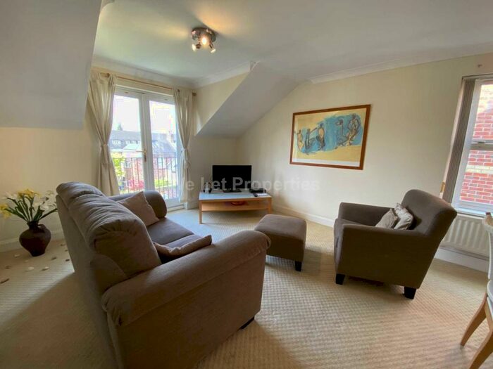 2 Bedroom Apartment To Rent In Oak Court, Didsbury, M20