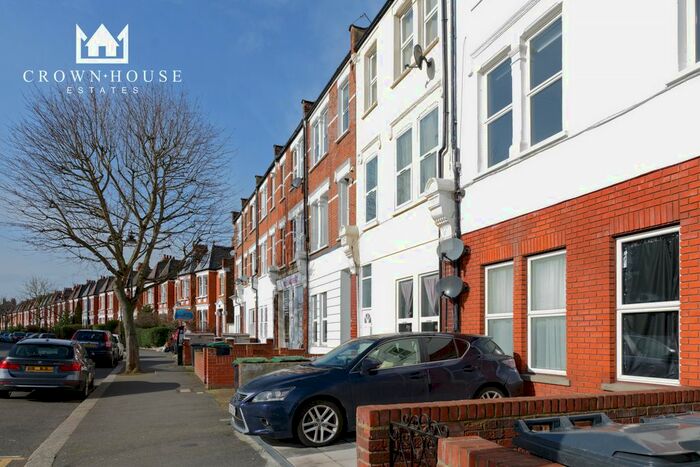 2 Bedroom Flat To Rent In Weston Park, London N8