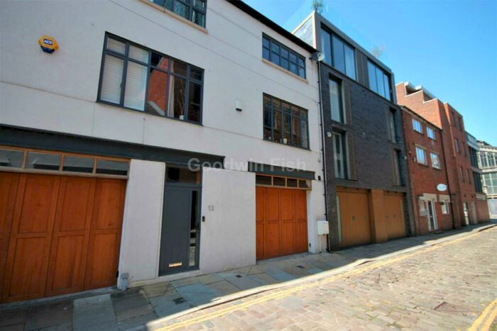 2 Bedroom Town House To Rent In Southern Street, Deansgate, M3