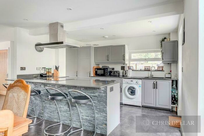 4 Bedroom Detached House For Sale In Porters Close, Buntingford, SG9