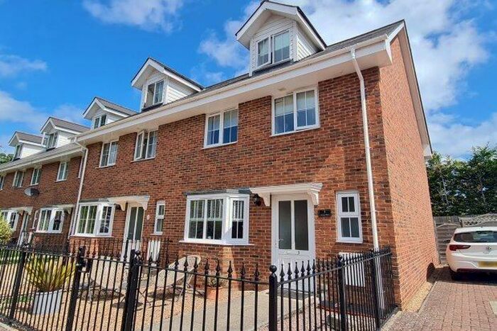 4 Bedroom Property To Rent In Victoria Mews, Ryde, PO33