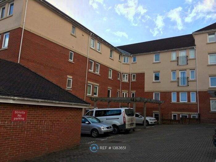 2 Bedroom Flat To Rent In Queripel Close, Tunbridge Wells, TN2