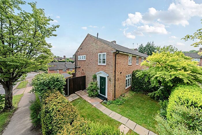 3 Bedroom End Of Terrace House For Sale In Knightsfield, Welwyn Garden City, AL8