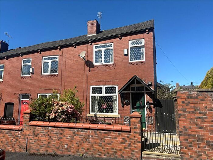 2 Bedroom End Of Terrace House For Sale In Ena Street, Watersheddings, Oldham, OL1