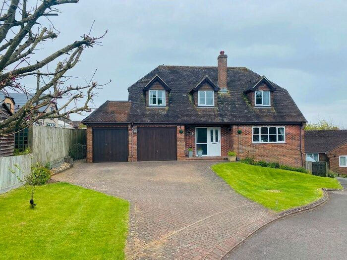 3 Bedroom Detached House For Sale In Glenfield Close, Winterslow, Salisbury, Wiltshire, SP5