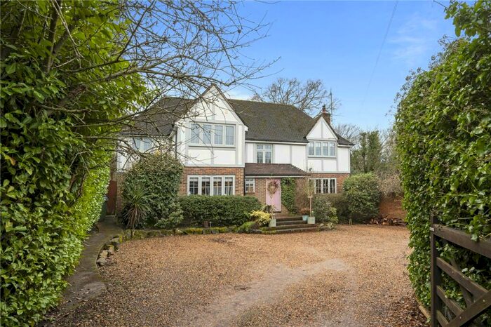 4 Bedroom Detached House To Rent In West Acres, Esher, Surrey, KT10