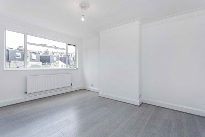 1 Bedroom Flat To Rent In Fairfield Street, Battersea, SW18