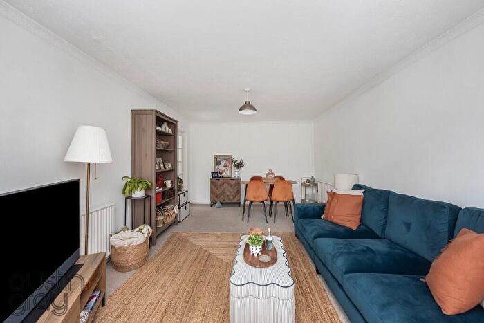 2 Bedroom Flat For Sale In Kingsmere, London Road, Brighton, East Sussex, BN1