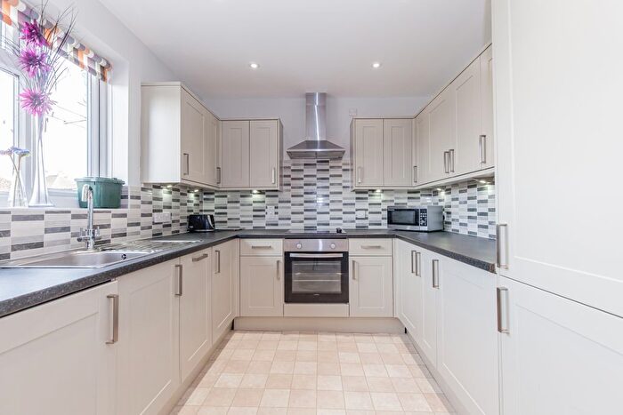 2 Bedroom Flat To Rent In Cherwell Drive, Marston, OX3