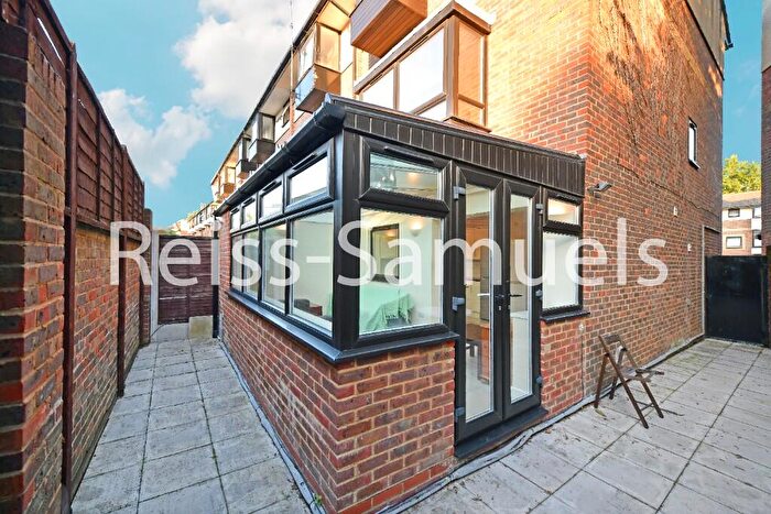 5 Bedroom End Of Terrace House To Rent In Barnfield Place, London, E14
