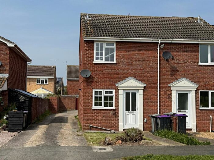 2 Bedroom Semi-Detached House To Rent In Thackers Way, Deeping St James, PE6