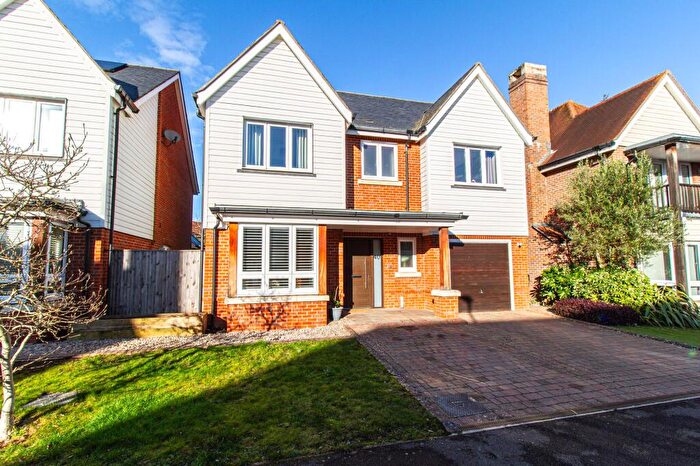 4 Bedroom Detached House For Sale In Willowbourne, Fleet, GU51