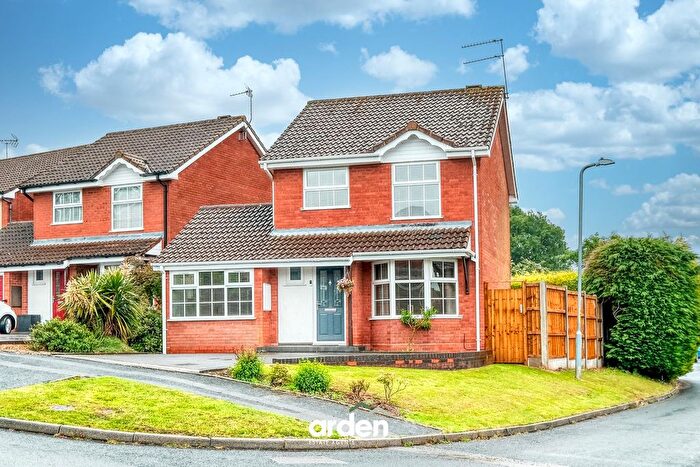 3 Bedroom Detached House For Sale In Reynard Close, Redditch, B97