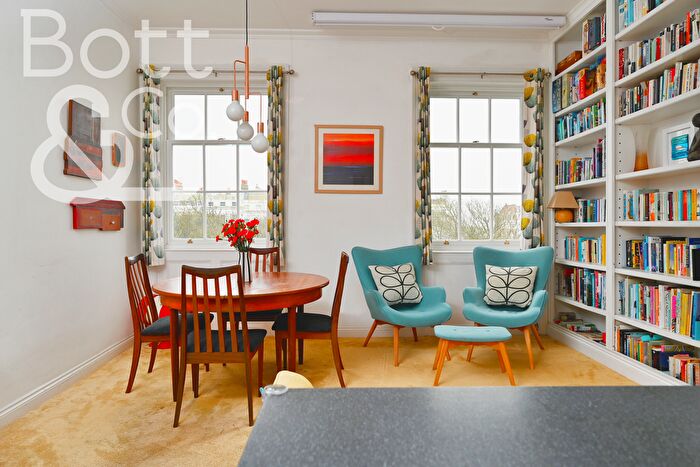 2 Bedroom Flat For Sale In Sussex Square, Brighton, BN2