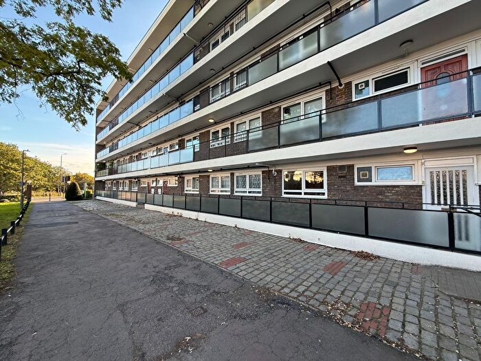Studio For Sale In Treherne Court, Tooting Bec Road, Wandsworth, SW17