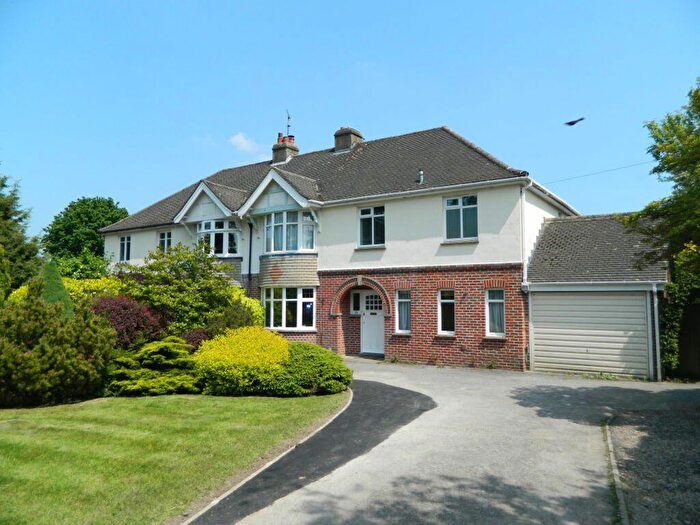 4 Bedroom Semi-Detached House To Rent In Worthing Road, Horsham, RH12