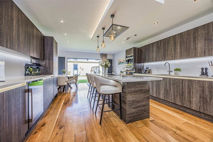 4 Bedroom Town House For Sale In Wykeham Place, Fareham, PO16
