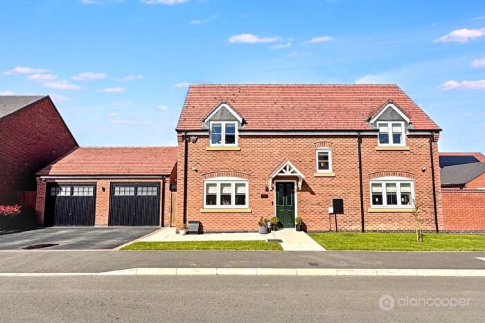 4 Bedroom Detached House For Sale In Silkie Close, Lockley Gardens, Nuneaton, CV11