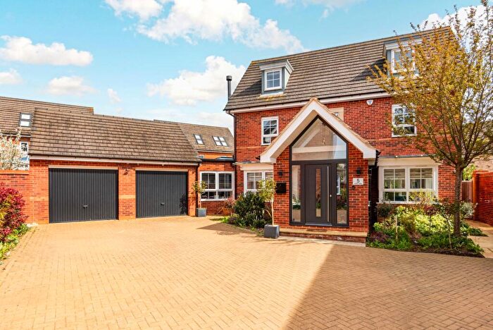 5 Bedroom Detached House For Sale In Lucius Lane, Fairfields, MK11