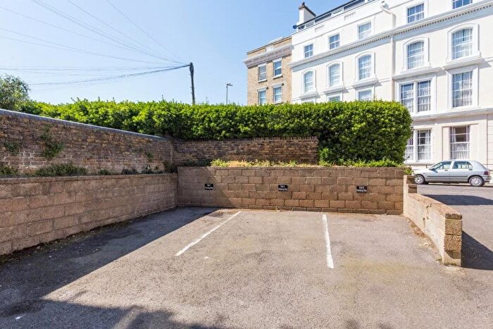 2 Bedroom Flat For Sale In Canterbury Road, Margate, Kent, CT9 - Photo 3