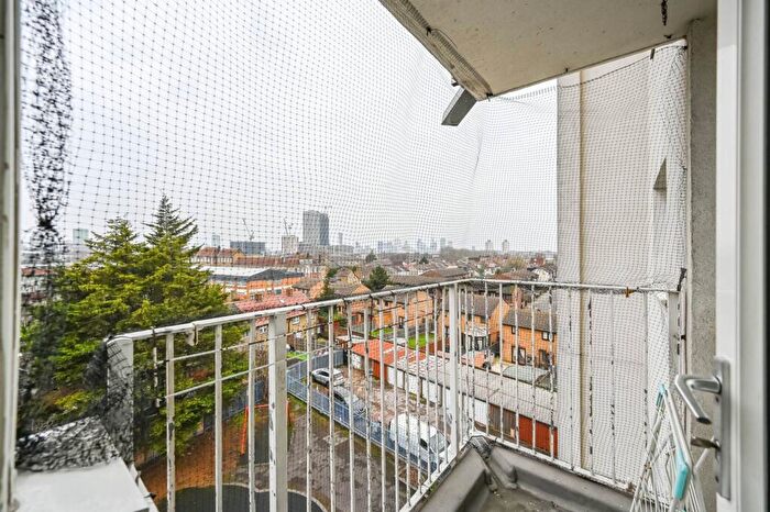 2 Bedroom Flat To Rent In Beaconsfield Road, , West Ham, London, E16